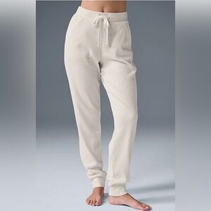 ALO Yoga Ivory Muse Sweatpants